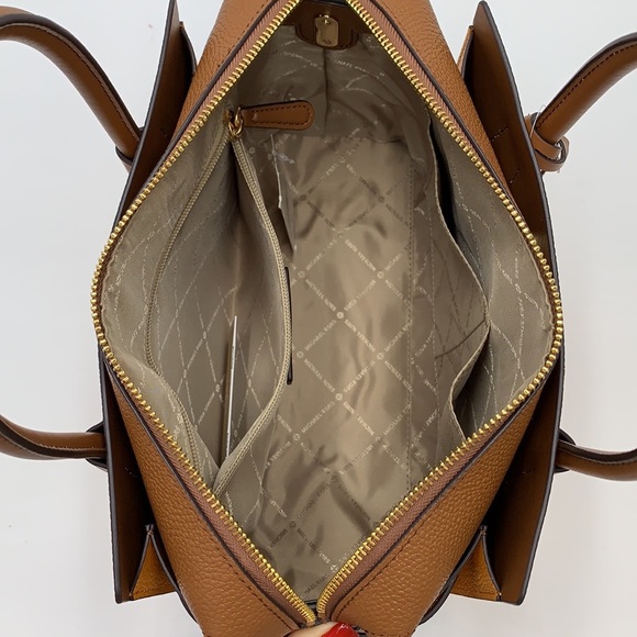 MICHAEL KORS MERCER MEDIUM TOP ZIP BELTED SATCHEL & LARGE CONTINENTAL WALLET - Picture 8 of 16